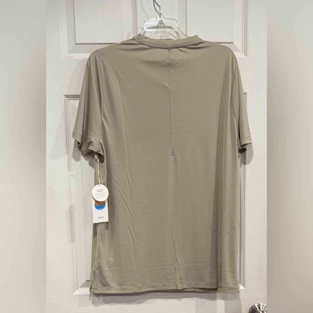 Vuori Men's Large Terra Run Tee T-Shirt Winter Pear Green NWT Running Stretch - Picture 3 of 9